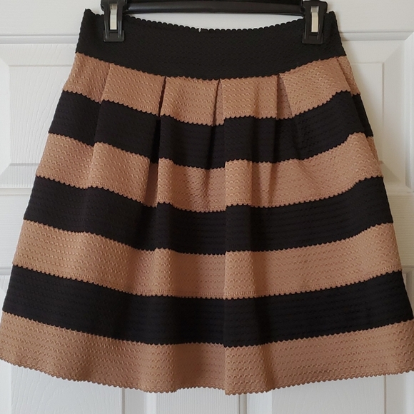 Freestyle Revolution Dresses & Skirts - Freestyle Revolution Flat Pleat Mini Skirt sz L